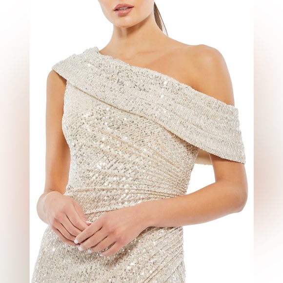 Mac Duggal. *read description* size 8 (new with flaws) - Picture 2 of 16